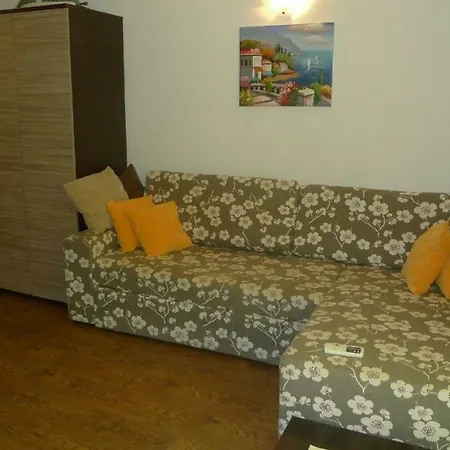 Plaza 3 Floor ブルガス